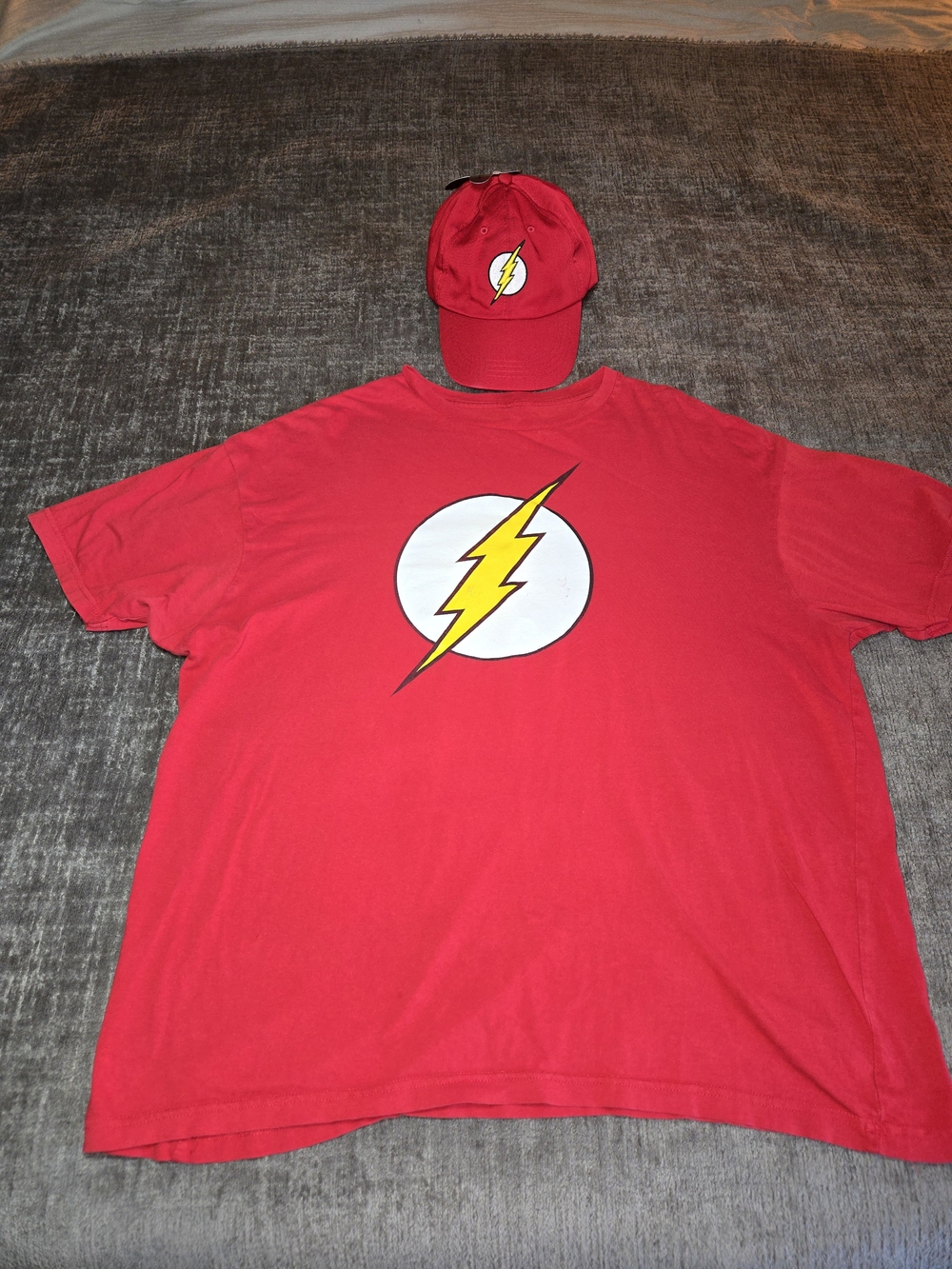 DC Comics The Flash Graphic Lego Dad Hat & T-shirt Combo, Size 2XL